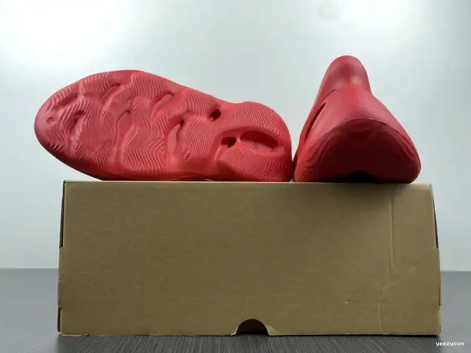 Foam Red Adidas CW3355 Yeezy 0618